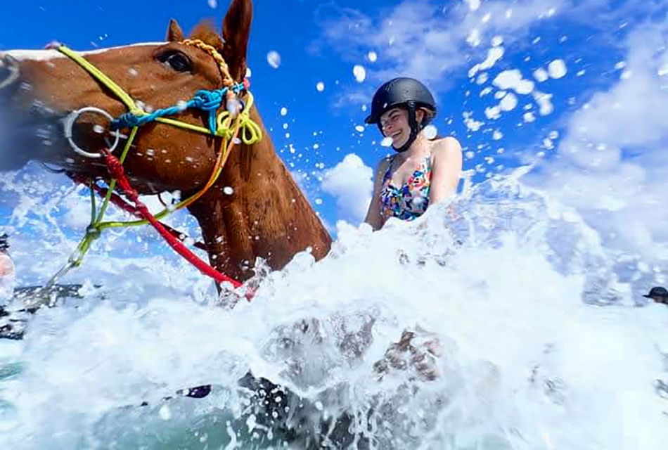 Rainbow Beach, Bush & Cattle Ride, Queensland, Australia - Globetrotting horse riding holidays