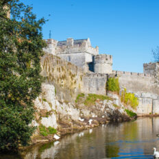 Cross Country in Tipperary, Ireland - Globetrotting horse riding holidays