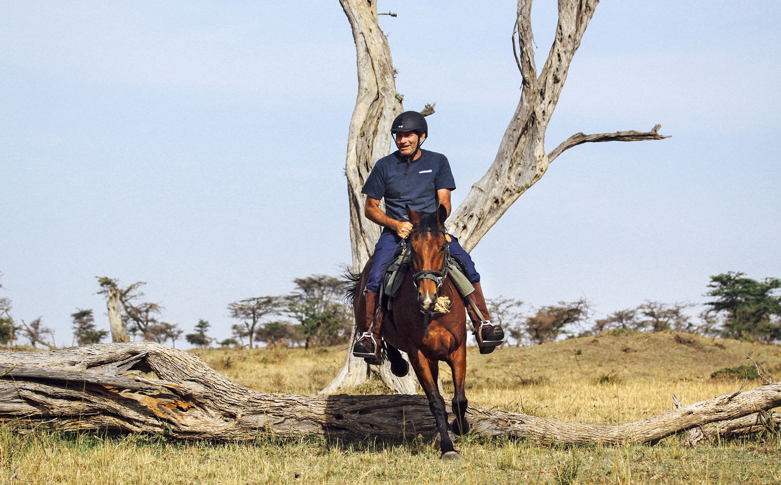 Meet a Globetrotter: Chris Denton - horseback safari in the Maasai Mara, Kenya - Globetrotting horse riding holidays