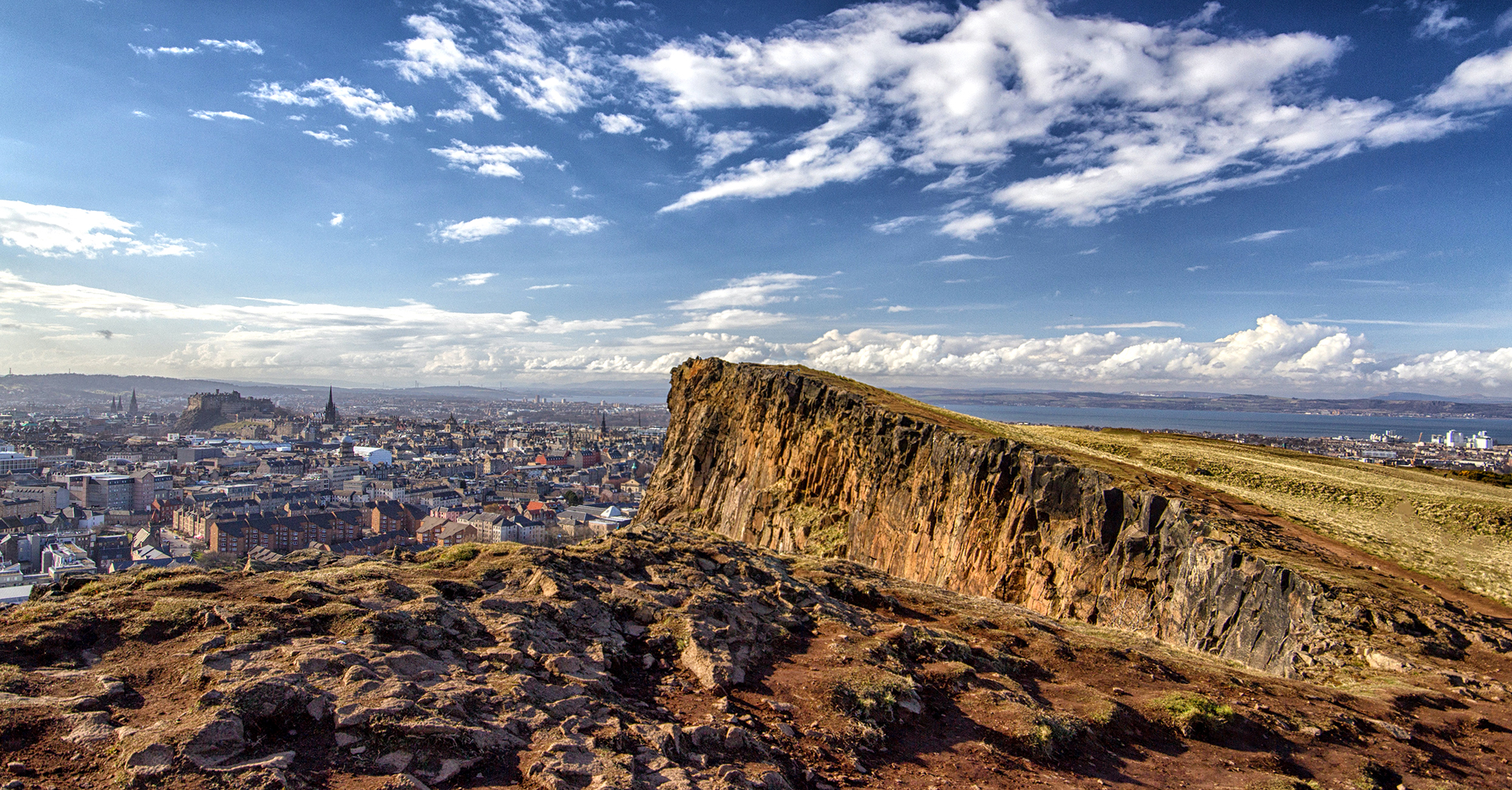 A Day Spent in Edinburgh - image by Yves Alarie on Unsplash - Globetrotting horse riding holidays