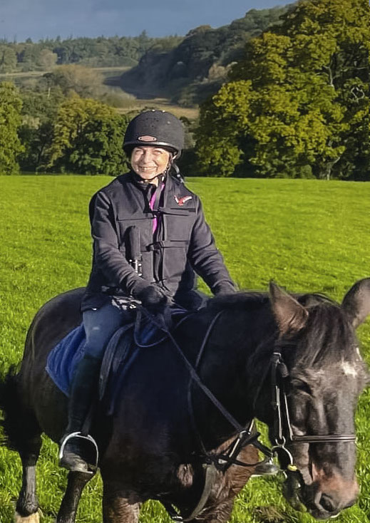 Castle & Estate Ride, Ireland - Globetrotting horse riding holidays