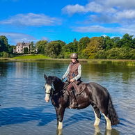 Castle & Estate Ride, Ireland - Globetrotting horse riding holidays