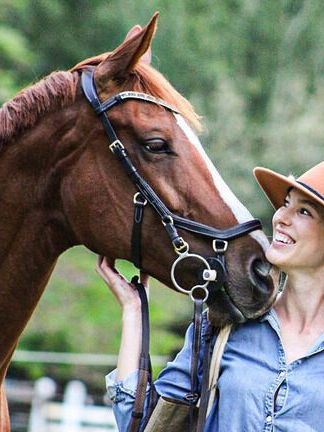 About Us - Mercedes McLean - Globetrotting horse riding holidays