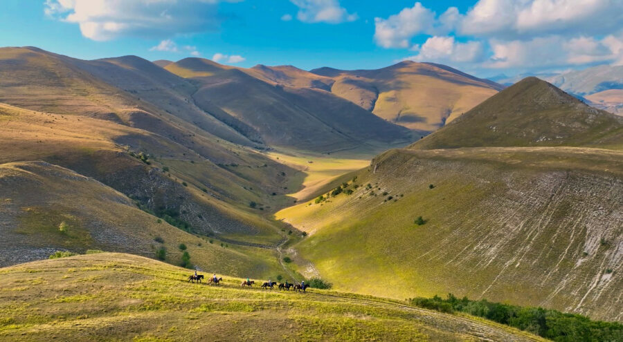 The Sibillini Mountains Ride, Umbria, Italy - Globetrotting horse riding holidays