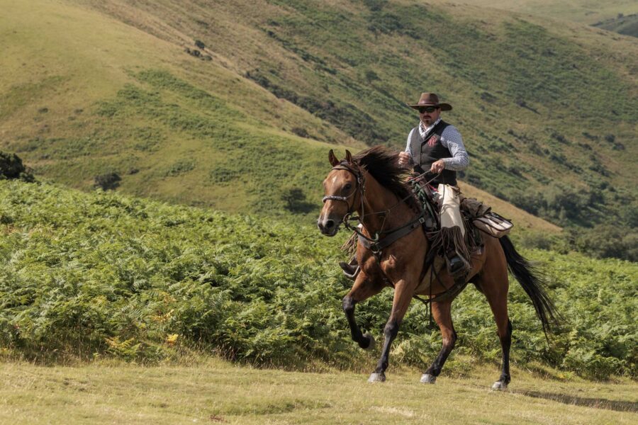 Dartmoor Cattle Drive & Crossing, England - Globetrotting horse riding holidays
