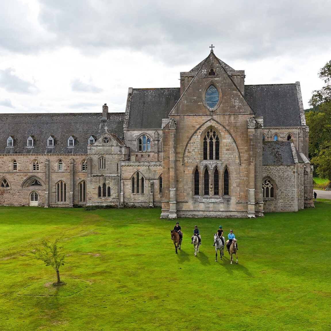 The Scottish Jewel, Scotland - Globetrotting horse riding holidays