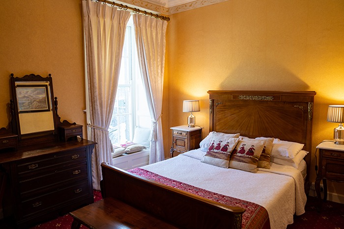 Cross Country in Tipperary, Ireland - Globetrotting horse riding holidays