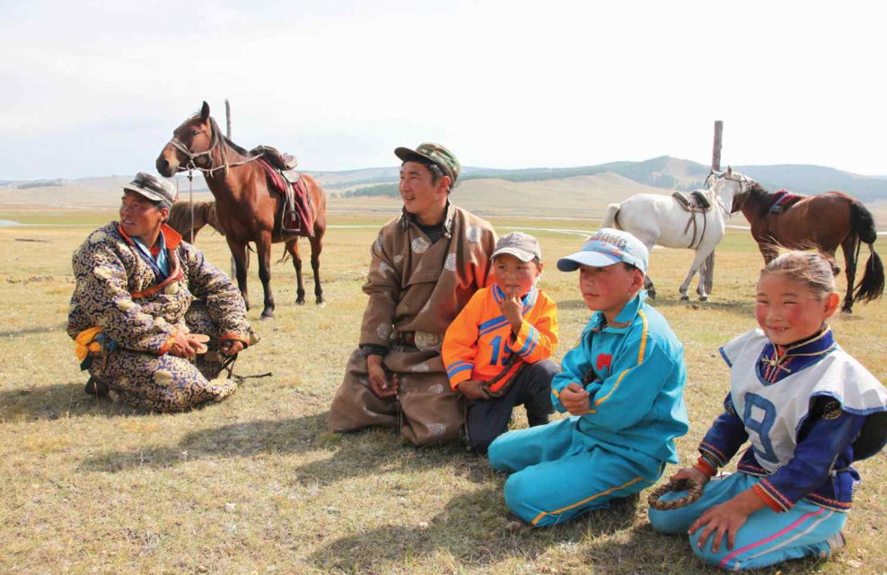 horse riding trek mongolia